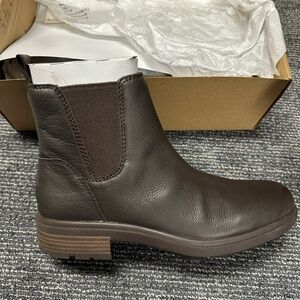 Ugg Harrison Chelsea boot ⭐️Stout Leather⭐️